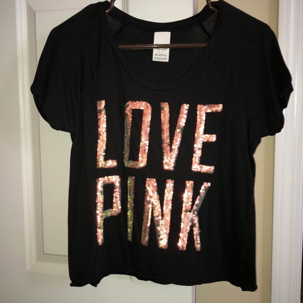 VS Pink tee